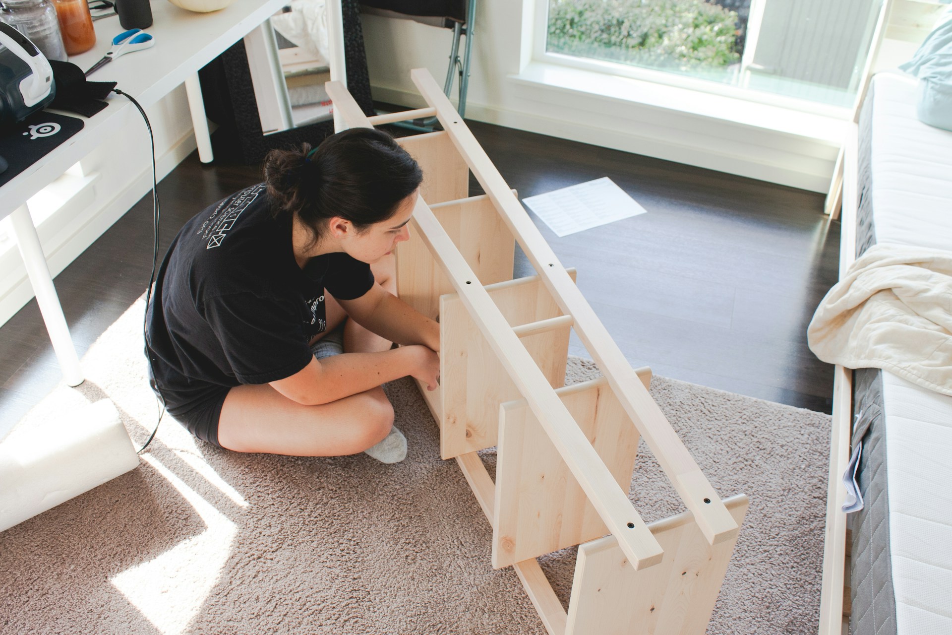 Montage d'une armoire en bois